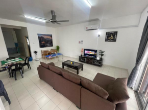 Desa Tebrau 3 IKEA Toppen near PeiKin Long Sing YiJia Restaurant